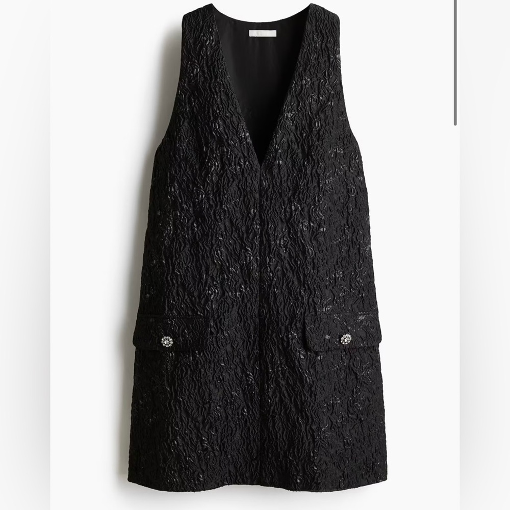 Elegant Black Textured Sleeveless Dress